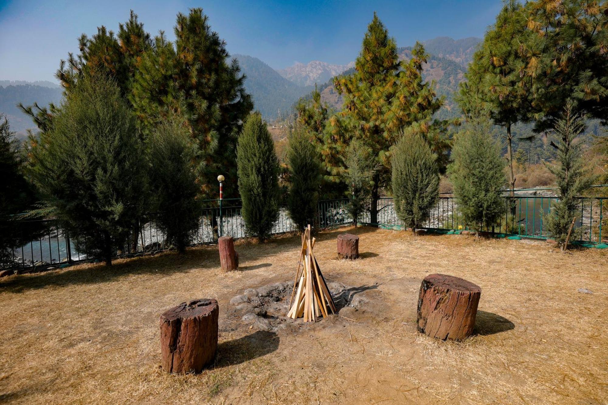Walisons Peace Resort Pahalgām Buitenkant foto